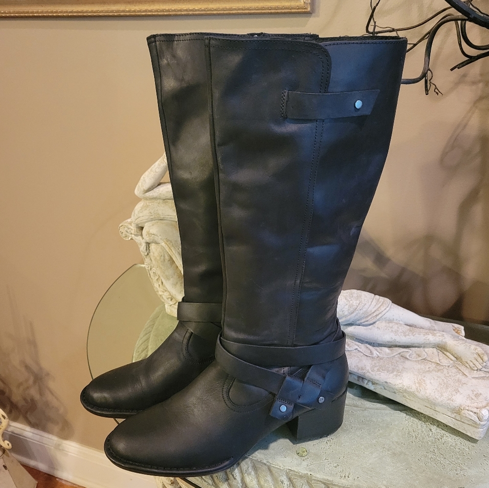 Ugg Bandera Leather Knee High Boots in Black.  UGG SN 1095056. #485 - Picture 6 of 16